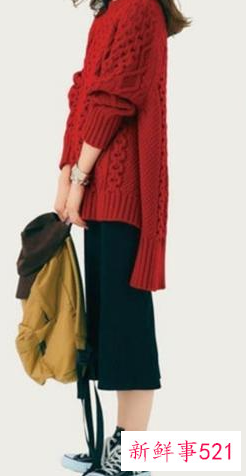 红色大衣搭什么颜色衣服