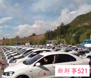 练车穿厚底鞋还是薄底鞋好