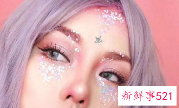 儿童妆亮片怎么贴脸上