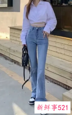 高腰直筒牛仔裤怎么配上衣
