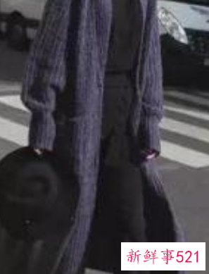 针织开衫配运动裤