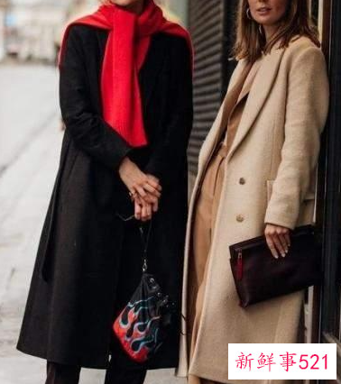 黑色大衣配什么帽子呢