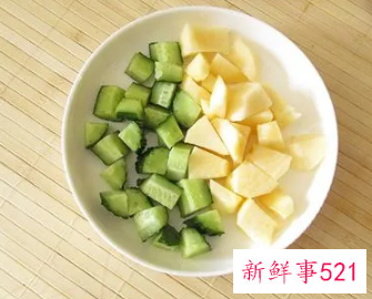 苹果黄瓜胡萝卜汁