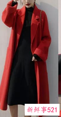 红色大衣配什么帽子