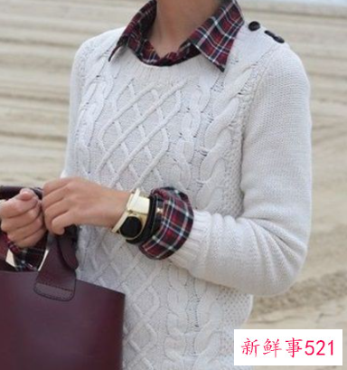 白色毛衣配什么色