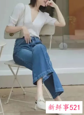 高腰直筒牛仔裤怎么配上衣