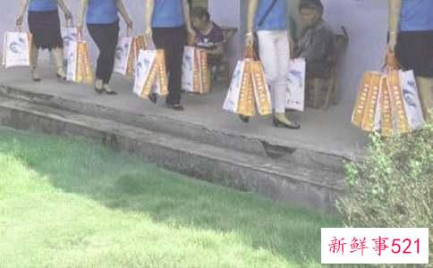 梦见送礼钱给别人是什么寓意