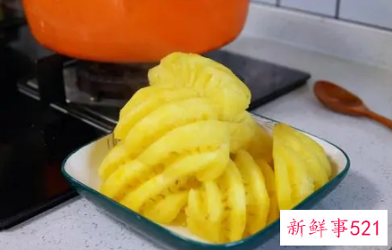 教你怎么正确的吃菠萝