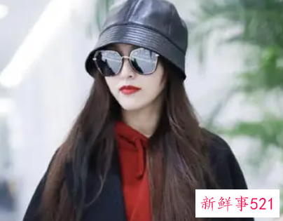 黑色大衣配什么帽子呢