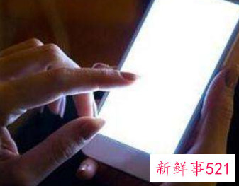 一天看手机超过十小时