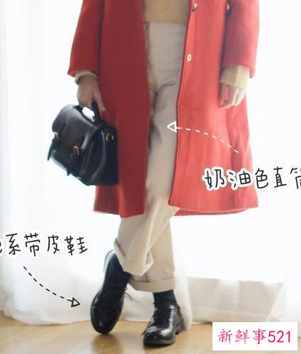 红色大衣搭什么颜色衣服