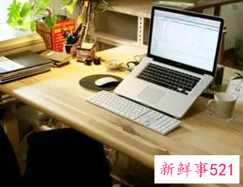 女性办公桌摆放风水正确图