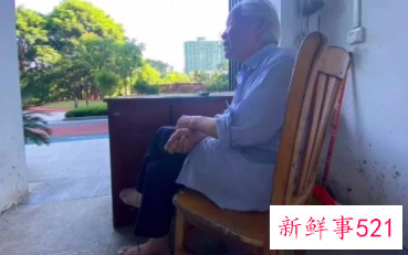 湖北退伍老兵32年独守动物园