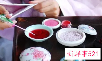 胭脂怎么涂才正确