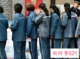 梦见在坐牢的人回家了什么意思