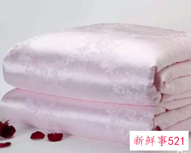 蚕丝被怎么保养方法