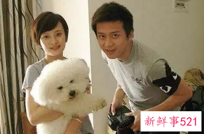 邓超晒生活日常，称女儿睡前要求打扑克