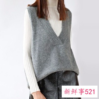 毛衣背心怎么搭配好看呢