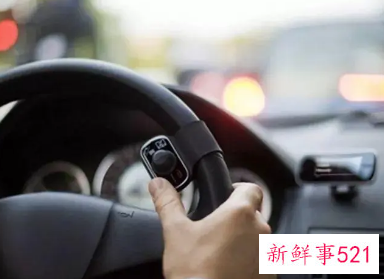 高速120方向盘轻微震动感正常吗