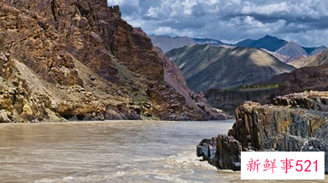 梦见水坑里的水很浑浊