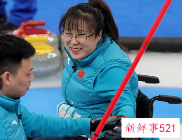 中国轮椅冰壶队八连胜顺利晋级四强