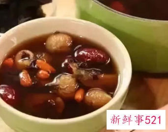 脸上出现很多斑怎么办