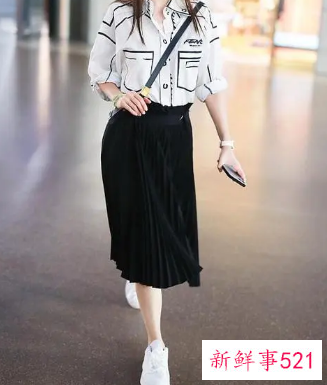 一身黑裙子配白鞋好看吗