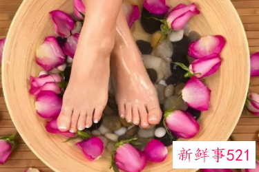 女人每天泡脚的好处和坏处
