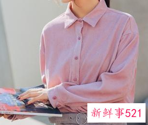 深咖啡色外套内搭