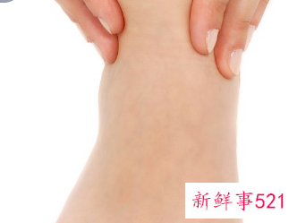 左腿起个小脓包肿疼怎么回事