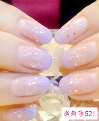 水晶甲和光疗甲哪个贵