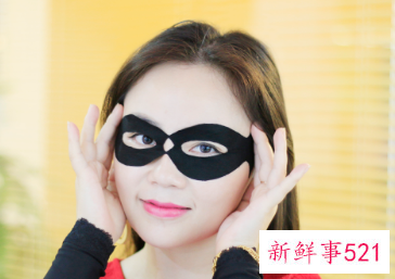 熬夜出现眼袋怎样去除