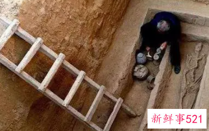 梦见古墓挖掘是什么意思