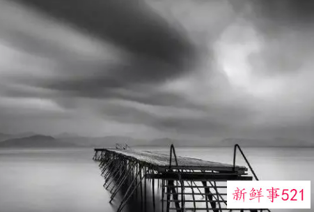 十分压抑憋屈的说说