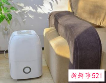 房间潮湿开空调有用吗