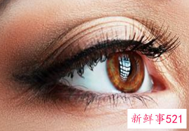 眼精华和眼霜的正确使用方法