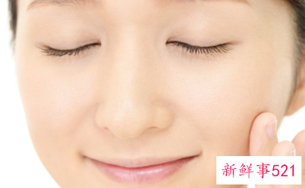 眼睛旁边凹陷是什么原因