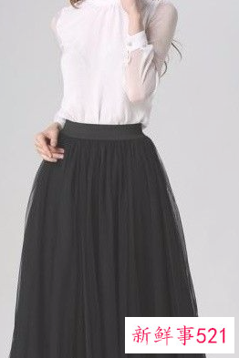 长百褶裙怎样搭配