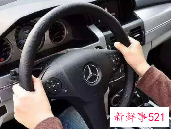 高速120方向盘轻微震动感正常吗