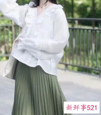 墨绿色半身裙搭配