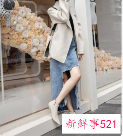 米白色短靴搭配图片