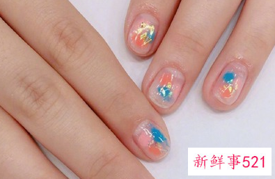 水晶甲和光疗甲哪个贵