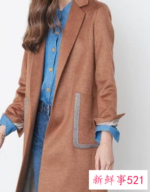 深咖啡色外套内搭