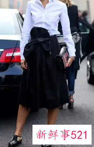 夏季穿白色还是黑色