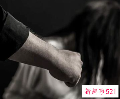 梦见自己在打一个女人