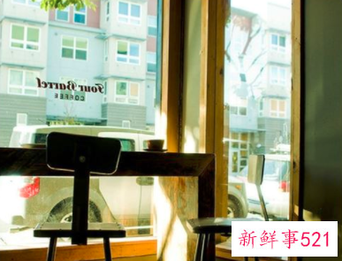 梦见家门口埋死人