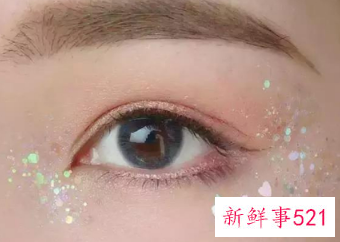 自己怎么化亮片