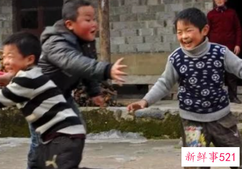 课间跑步抓人游戏