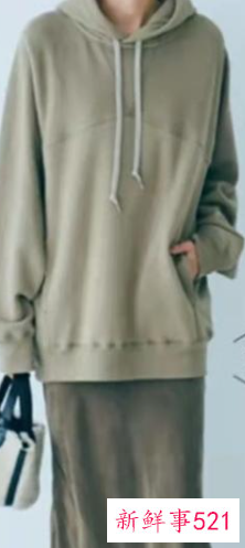 过膝长裙配什么外套