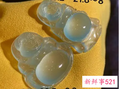 弥勒佛站着和坐着的区别